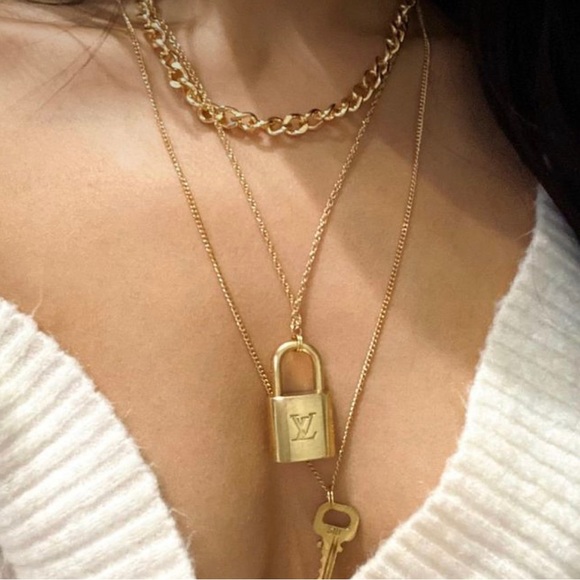 Louis Vuitton gold brass lock and key set necklace #310 Polished ready to wear - Picture 4 of 15
